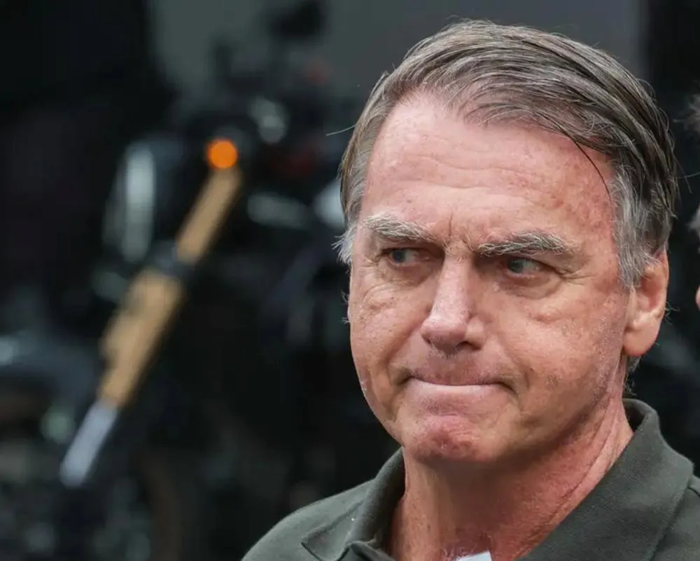 Bolsonaro é preso pela Polícia Federal em Brasília