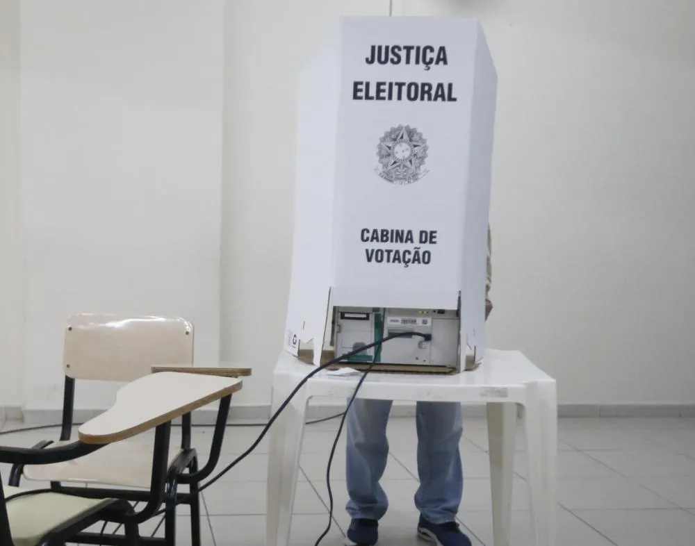 “Colinha” deve ser em papel; bandeiras e camisetas são permitidas - Foto: Agência Brasil