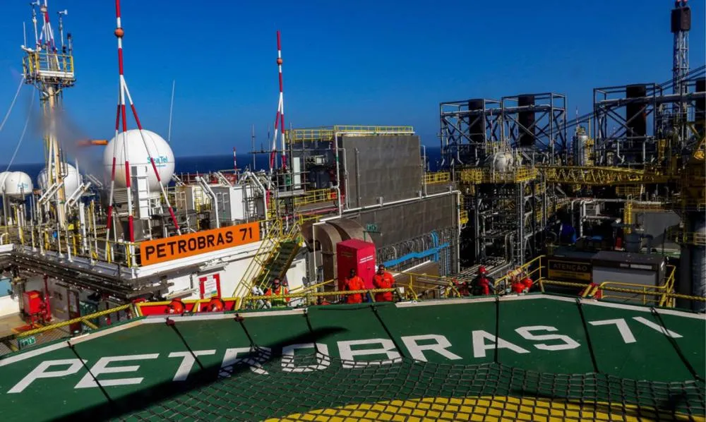 Brasil bate pela 1ª vez marca de 5 milhões de barris de petróleo e gás