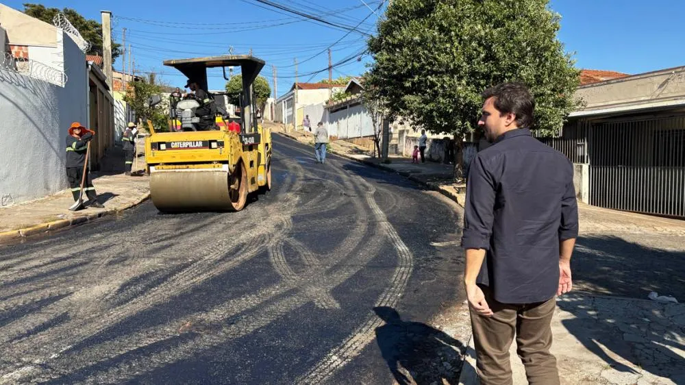 Prefeitura inicia recapeamento em mais quatro ruas da cidade