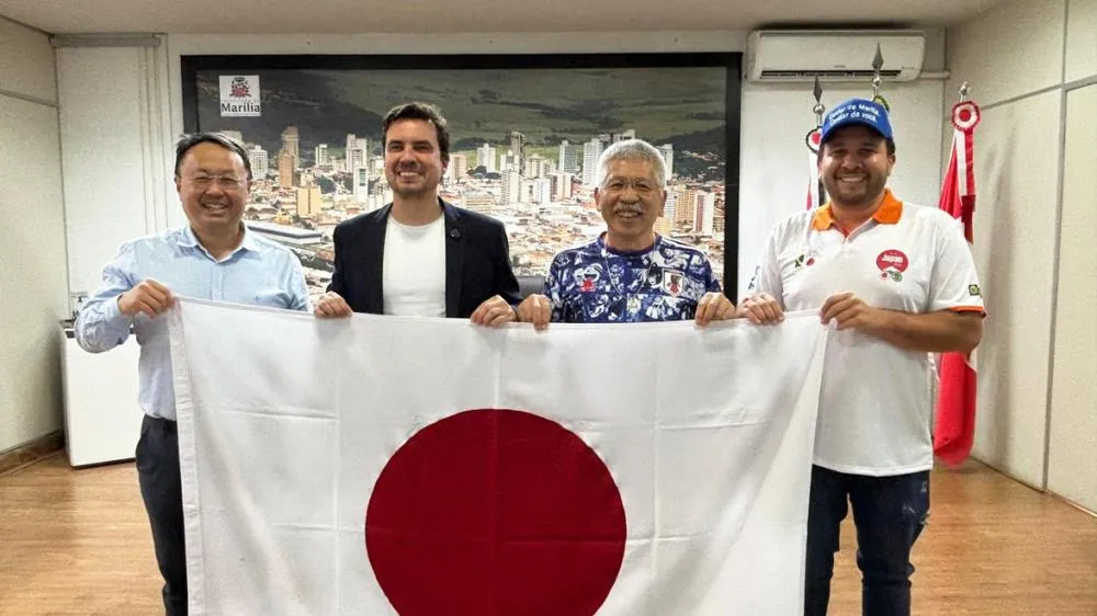 Prefeito Vinicius anuncia viagem ao Japão e faz transmissão de cargo ao vice Rogerinho